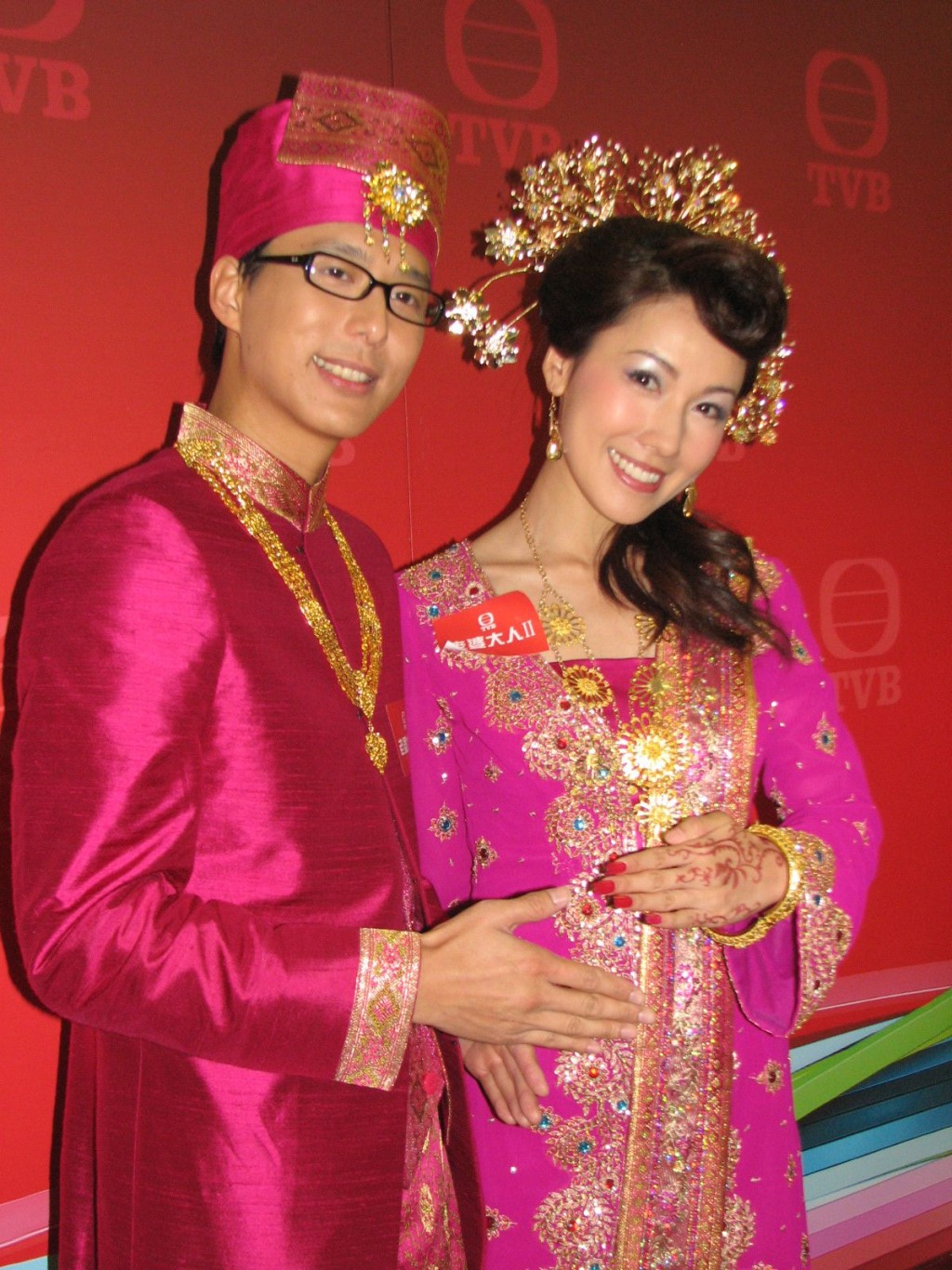 曾與鄧健泓拍拖多年，但分手收場。